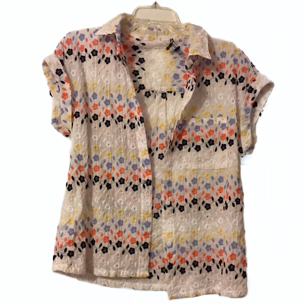 Boho Chic Size M White Floral Rainbow Embroidered Button Up Top